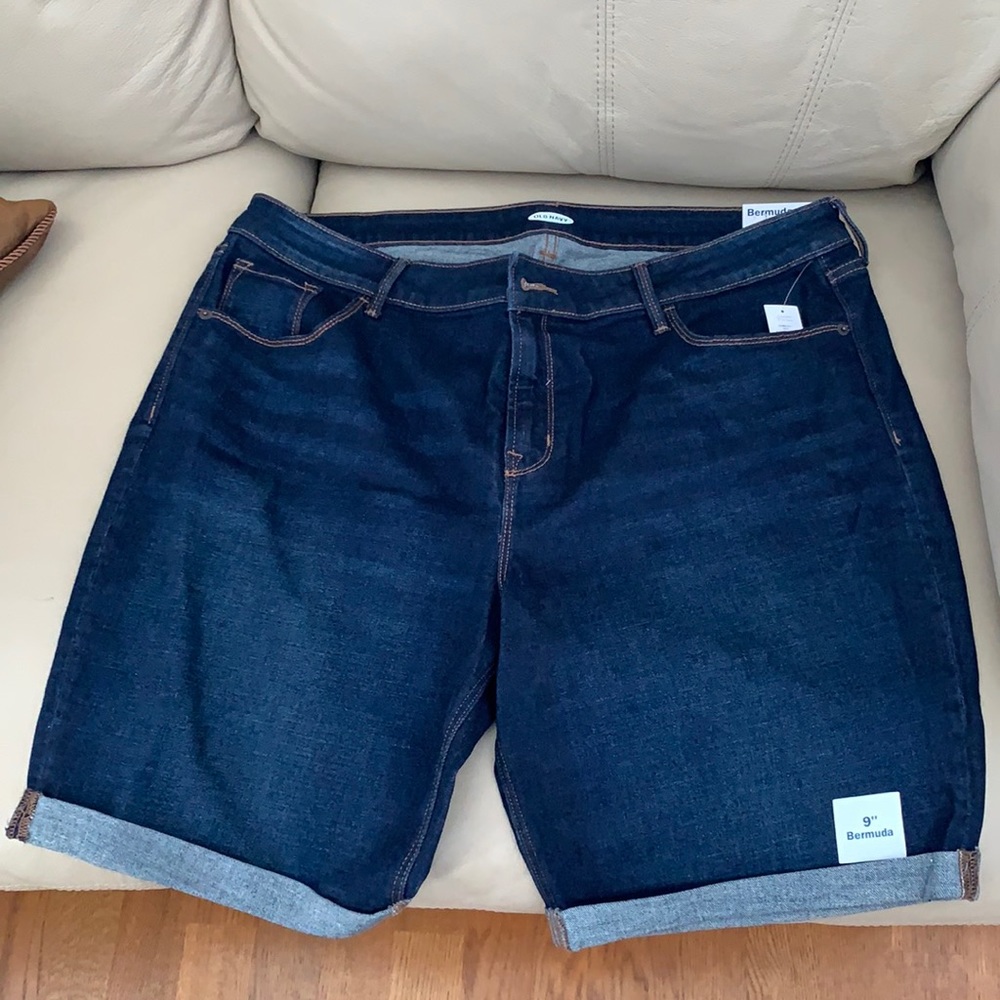 Old Navy Bermuda Jean Mid-Rise Shorts